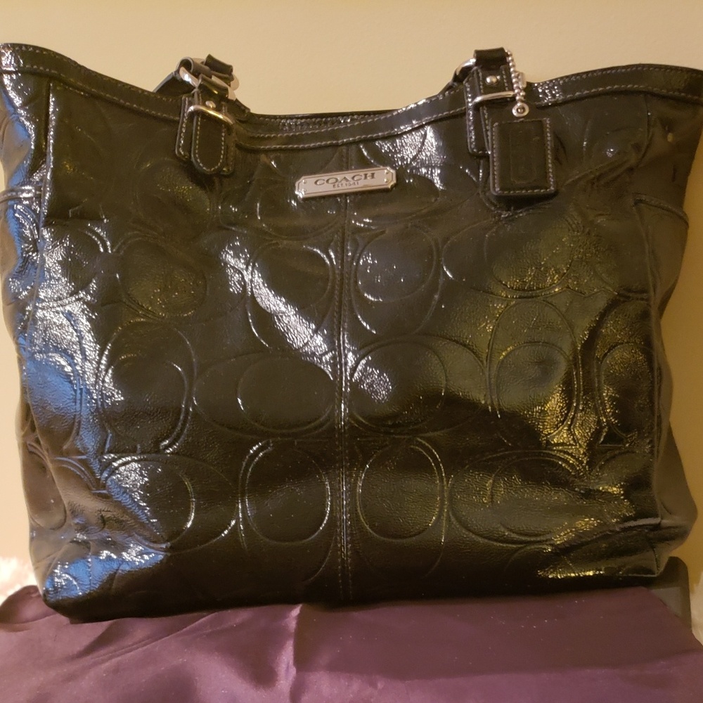 Coach Signature Embossed Patent Leather(AUTHENTIC)